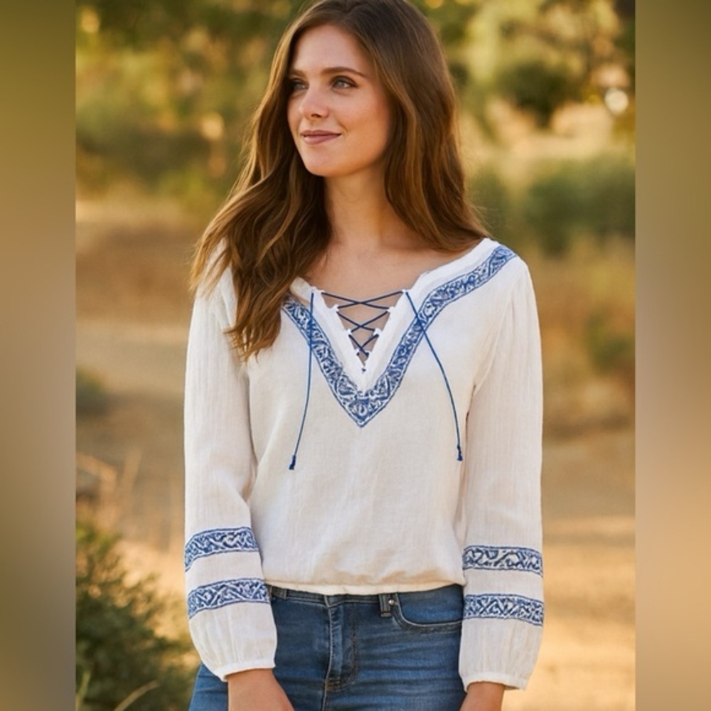 Aeropostale size M peasant top - Picture 2 of 3